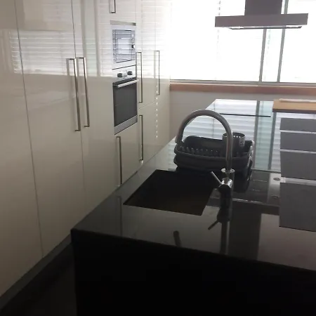 Be Lisbon Residence Laranjeiras Проживание в семье *